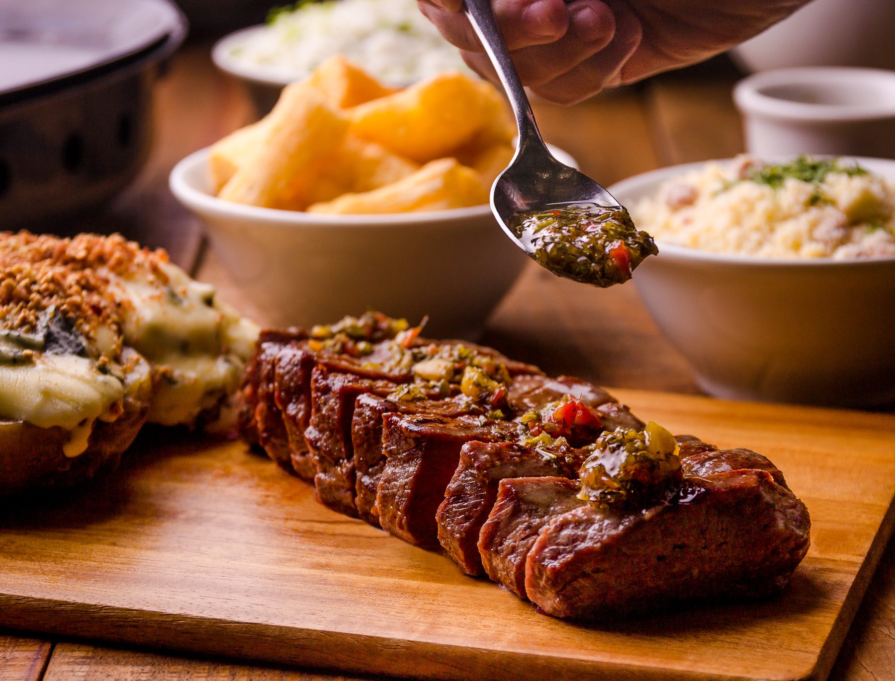 Bife ancho com chimichurri